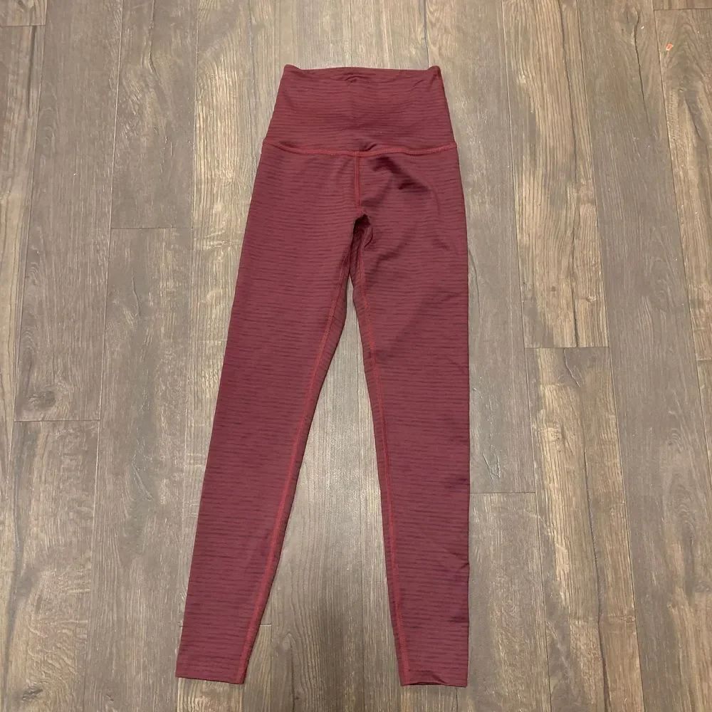 Beyond Yoga XS True to Stripe performance burgundy and thin black striped athlet